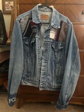 Levi’s Trucker Jacket with Southwestern Yoke - Blue mens 48 reg